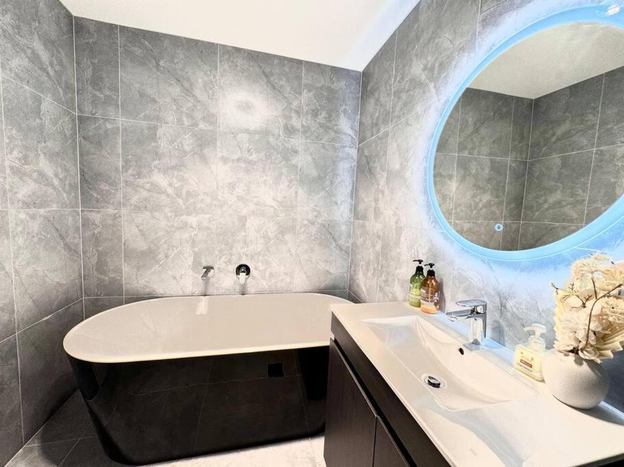 Henderson - 4-Bedrooms Home Оукланд Екстериор снимка