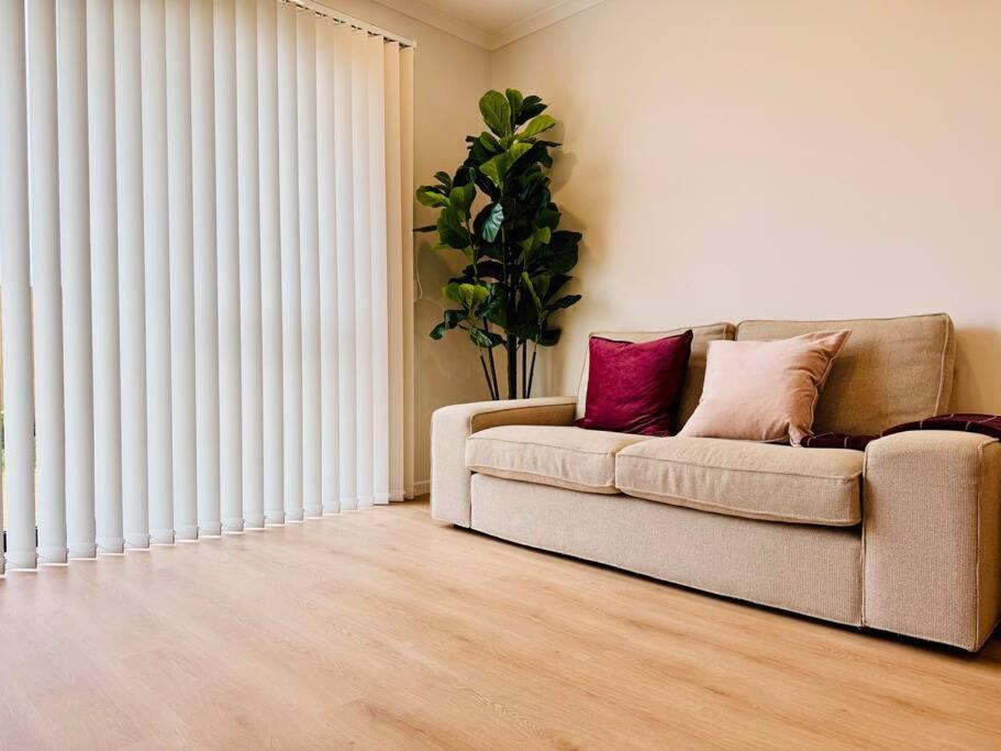 Henderson - 4-Bedrooms Home Оукланд Екстериор снимка